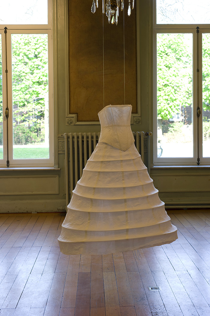 Crinoline (sculpture papier)